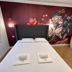 Raffaello's Place , Rome Italy
